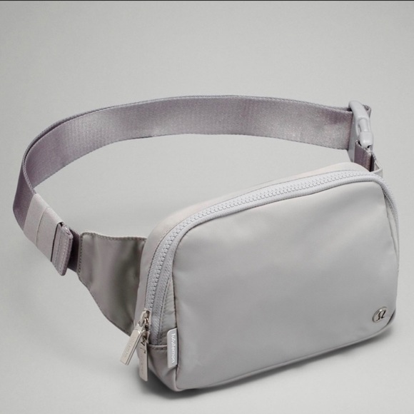 RARE New Release - Lululemon Everywhere Belt Bag LARGE 2L - Silver Drop 🦄 - Picture 1 of 4